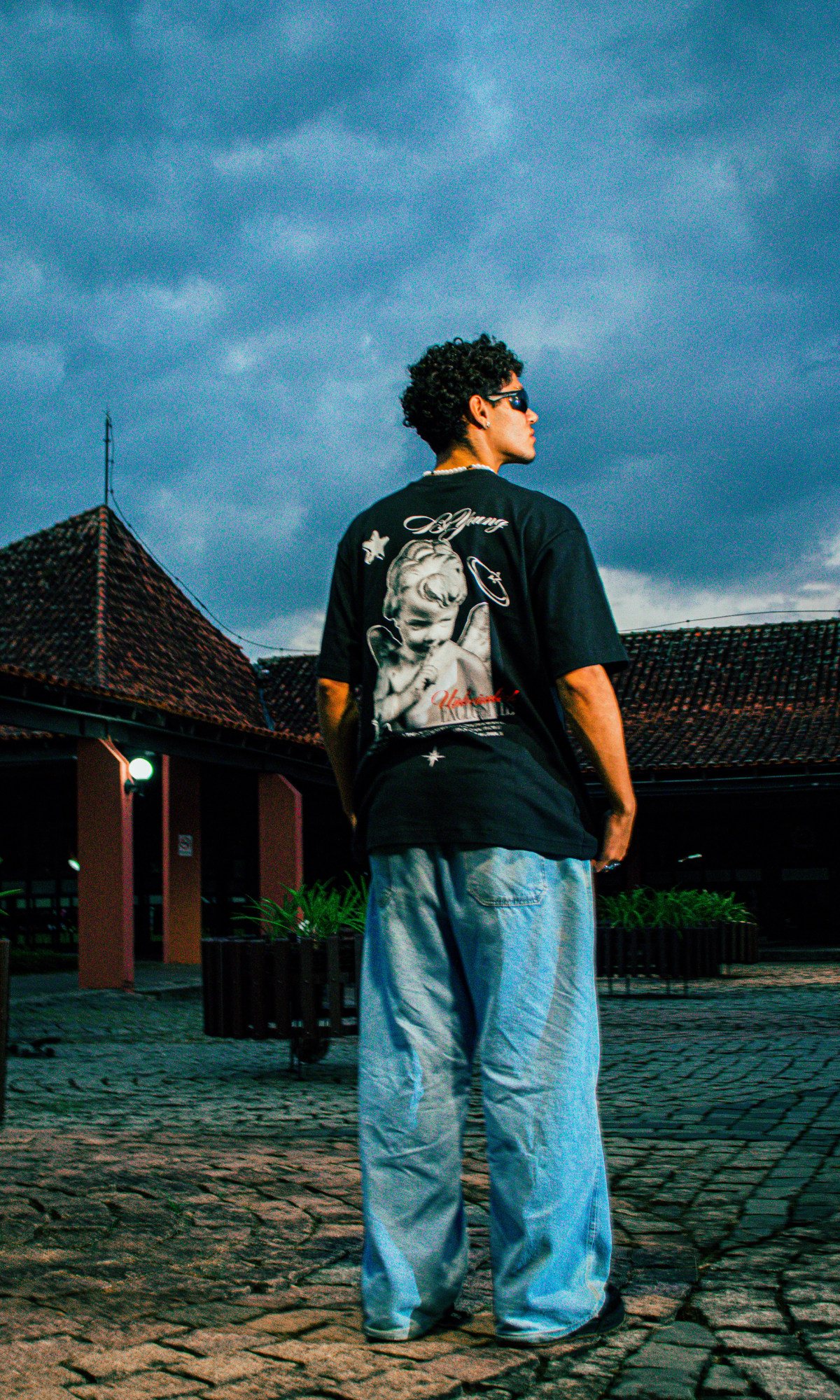Camiseta Oversized Young Like a Cupid