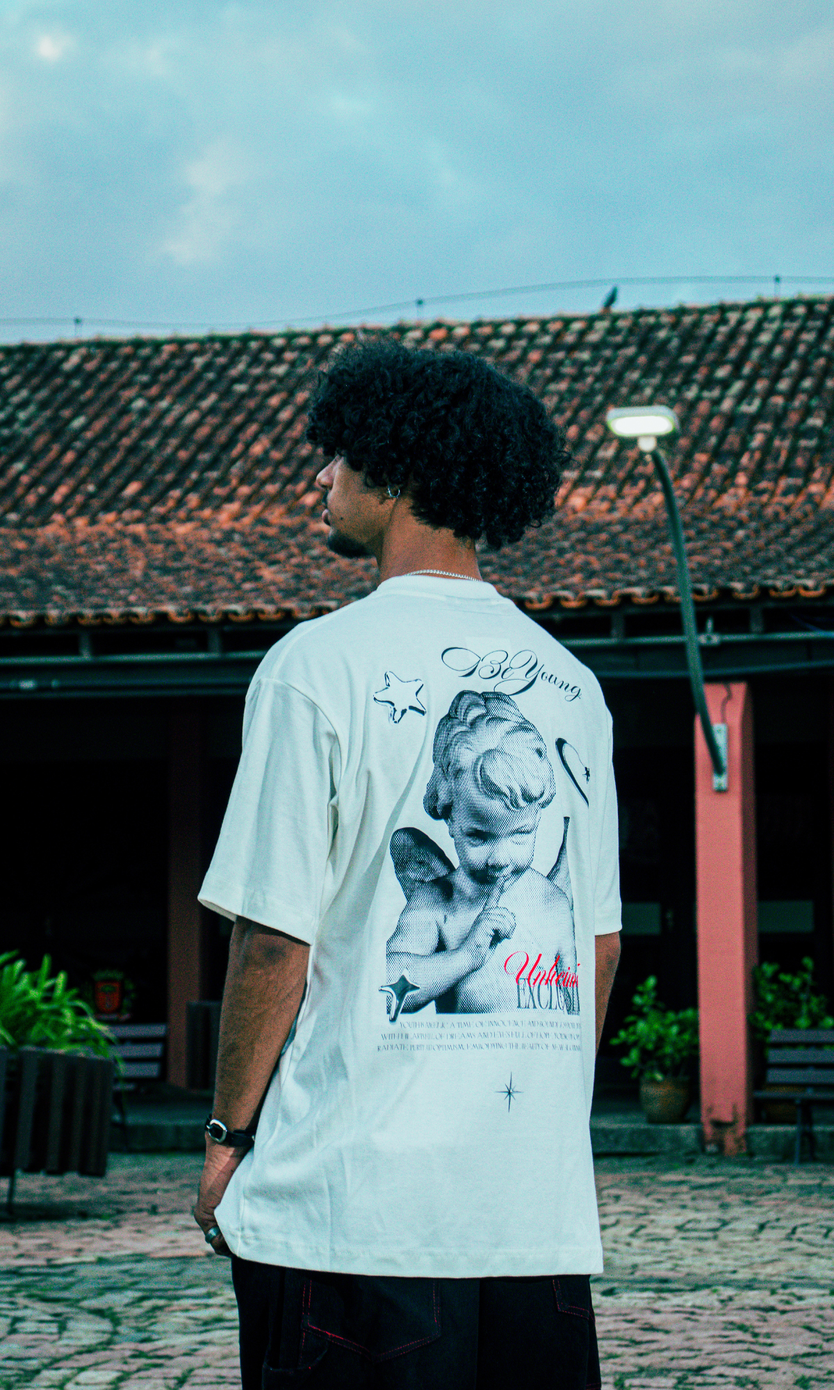 Camiseta Oversized Young Like a Cupid OFF-WHITE